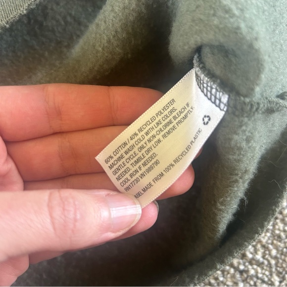 [Wild Fable] Sage Green Cropped Hoodie - Picture 2 of 6